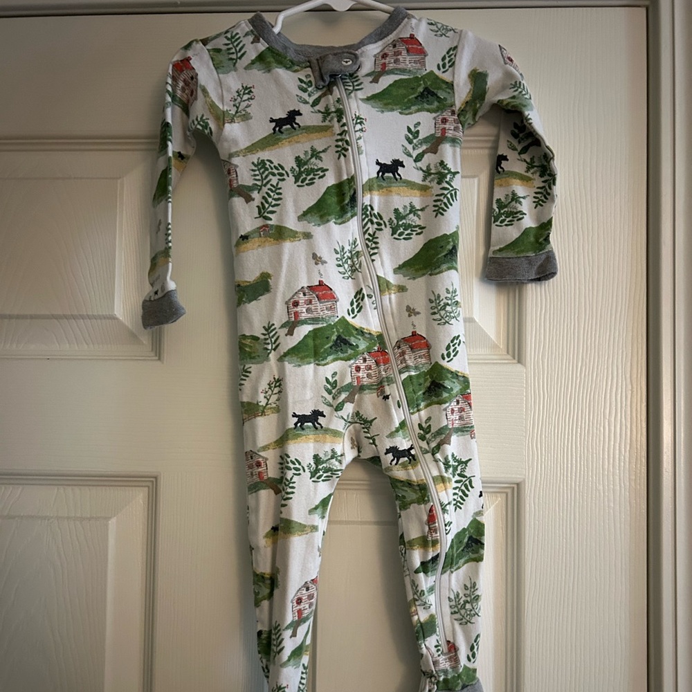 Set of three Burt’s bees baby pajamas